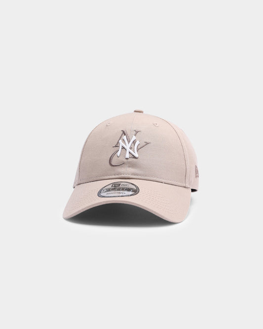 New Era New York Yankees 9FORTY Strapback Pink