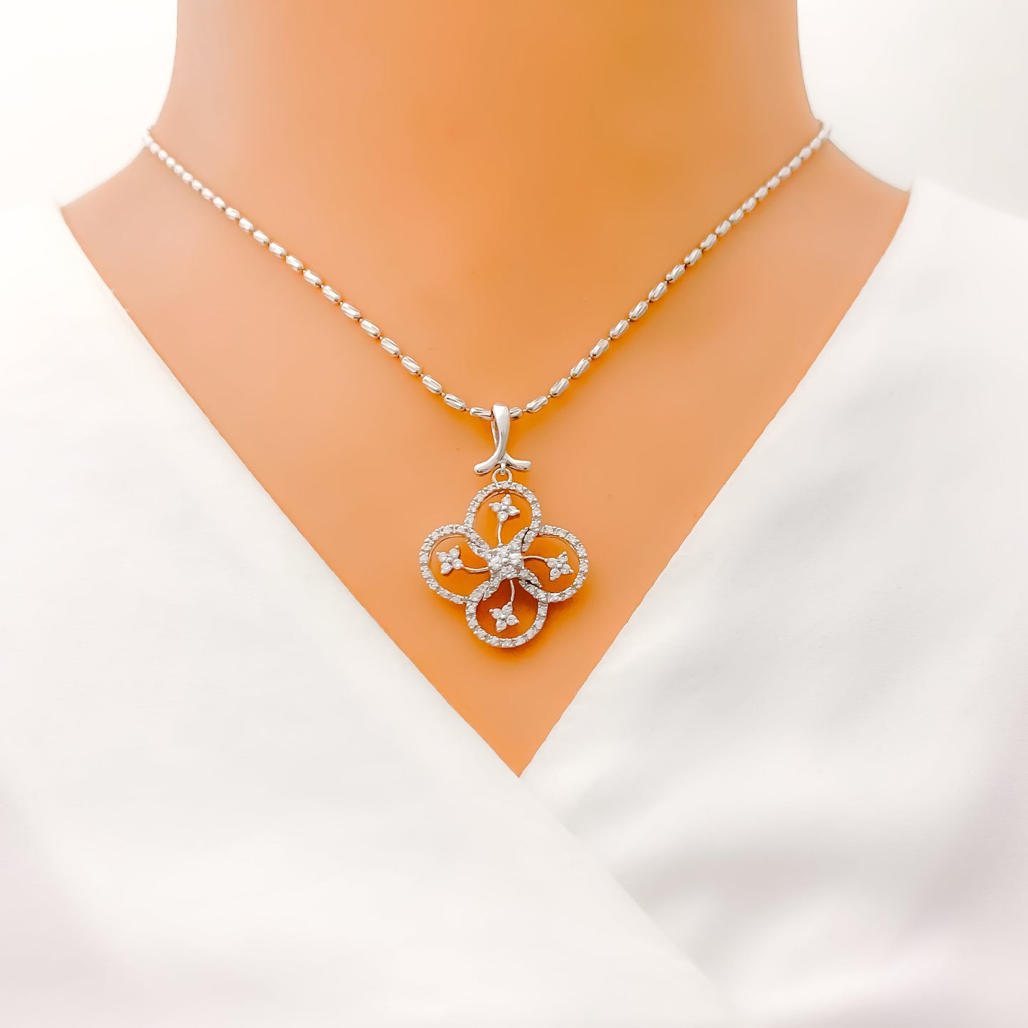 Swirling Clover Diamond + 18k Gold Pendant